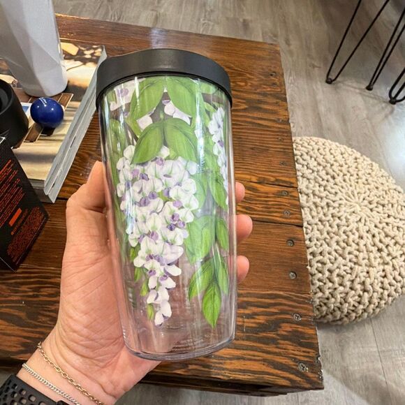 Tervis 16 oz Floral Tumbler Insulated Cup with Black Lid Hydrangea Design - Picture 2 of 5